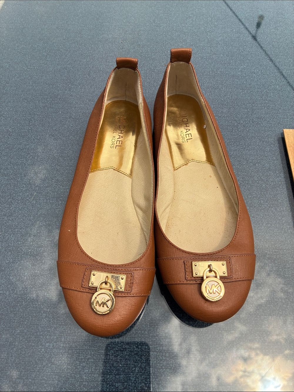 MICHAEL Michael Kors Fulton padlock Tan Leather Ballet Flats with Gold MK Charm